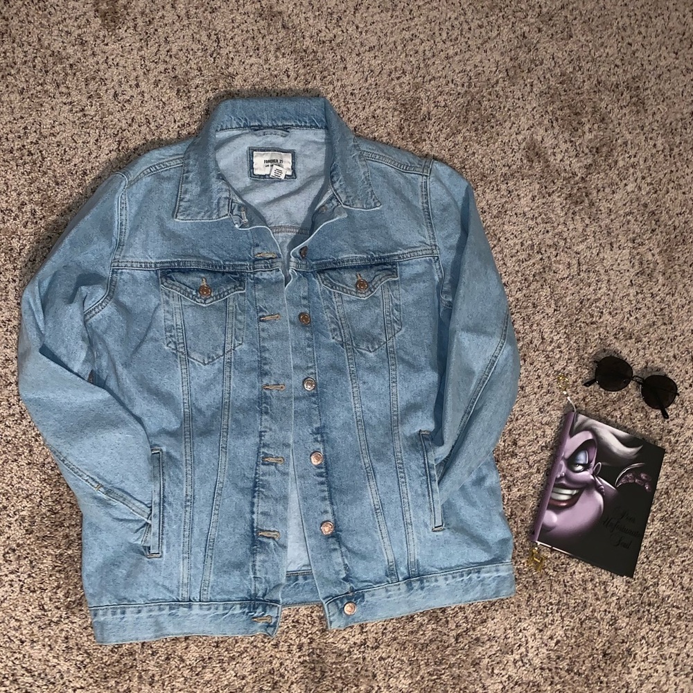 Women’s Oversized Denim Jacket